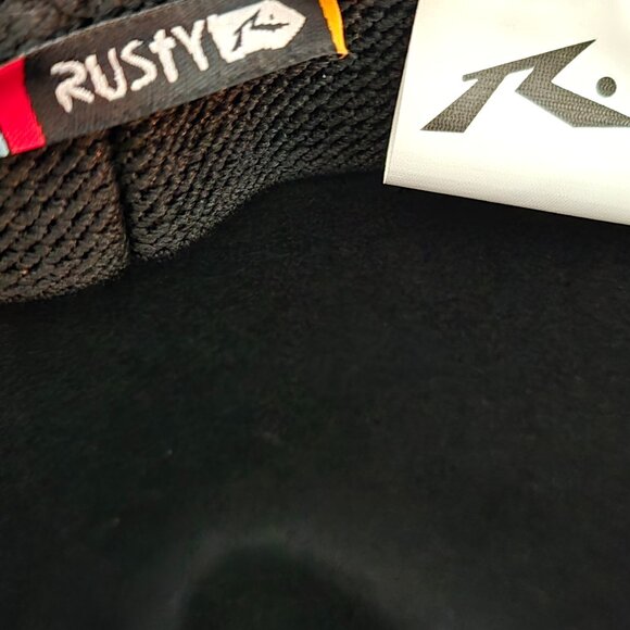 Rusty hat - Picture 2 of 2